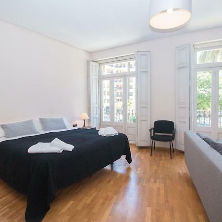 Bet Apartments - Canovas Rooms Valencia Luaran gambar