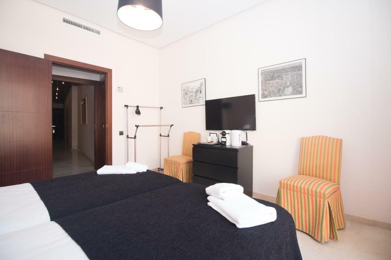 Bet Apartments - Canovas Rooms Valencia Luaran gambar