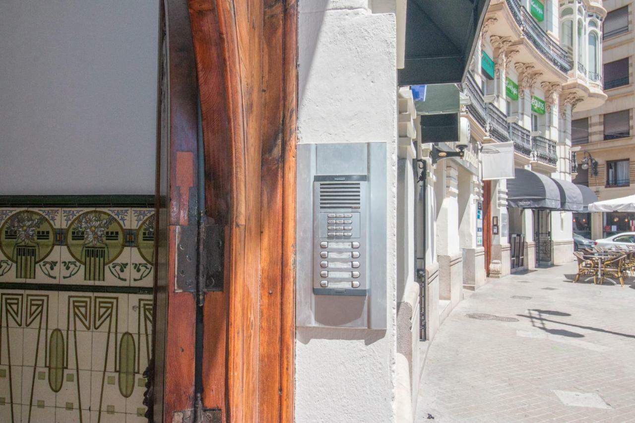 Bet Apartments - Canovas Rooms Valencia Luaran gambar